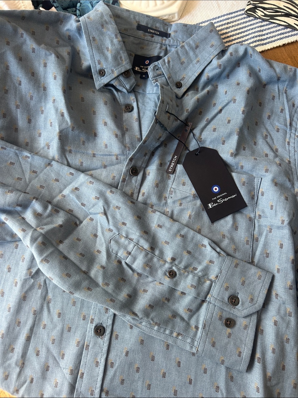 New Ben Sherman Light Blue Button-Down Shirt with Subtle Geometric Print M
